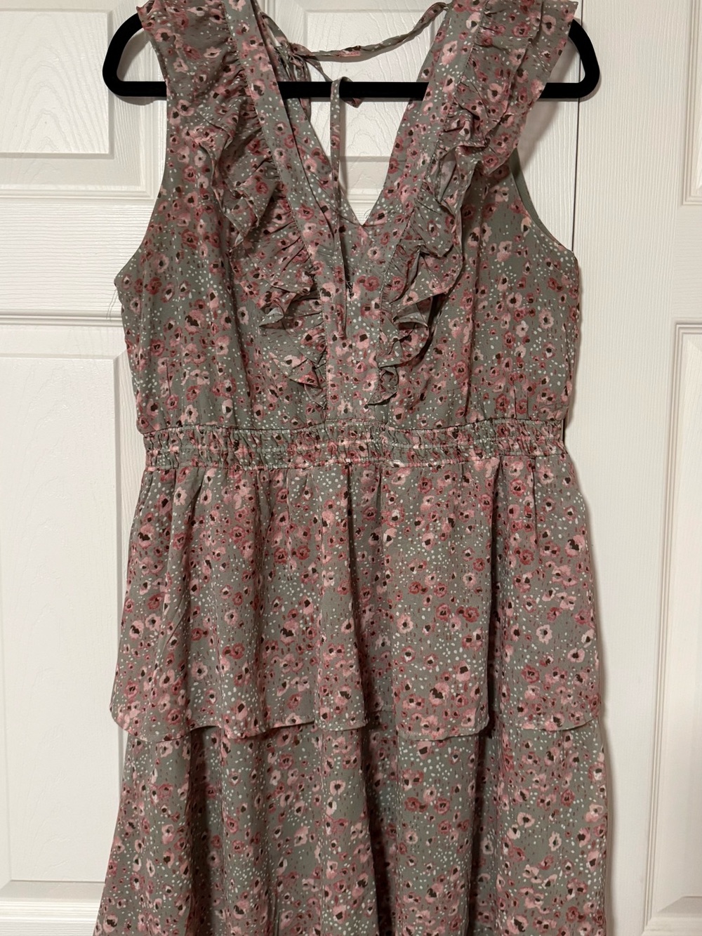 Floral Ruffle V-Neck Tiered Casual Dress in Pink and Sage